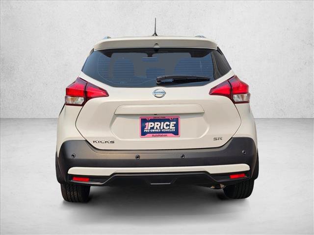 Used 2020 Nissan Kicks SR w/ SR Premium Package FWD image 6