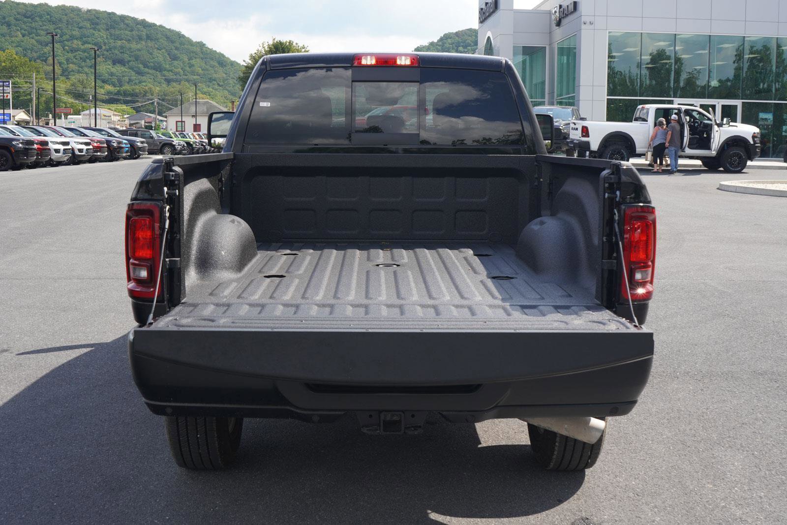 New 2025 RAM 2500 Tradesman AWD/4WD image 12
