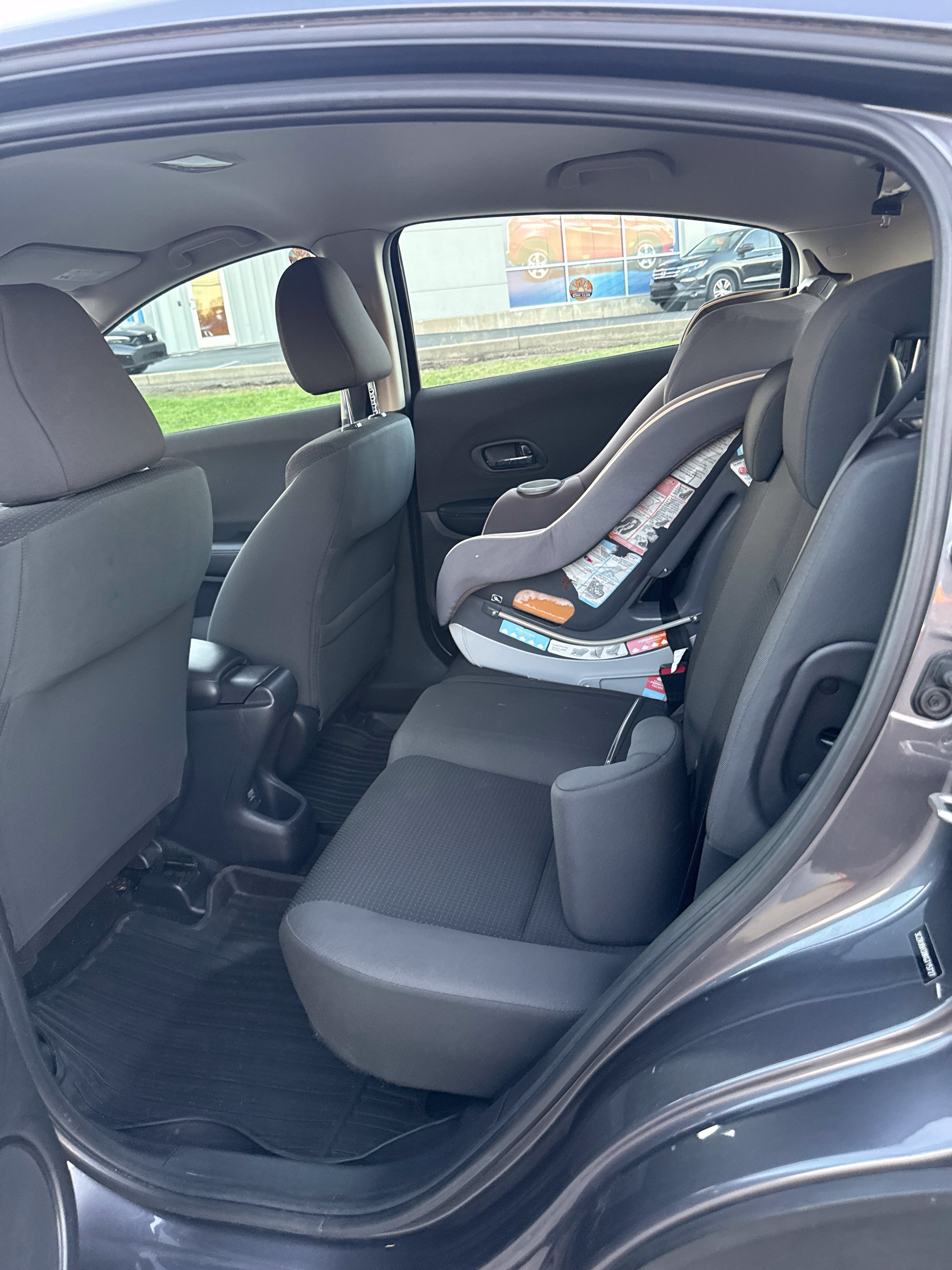 Used 2019 Honda HR-V LX image 11