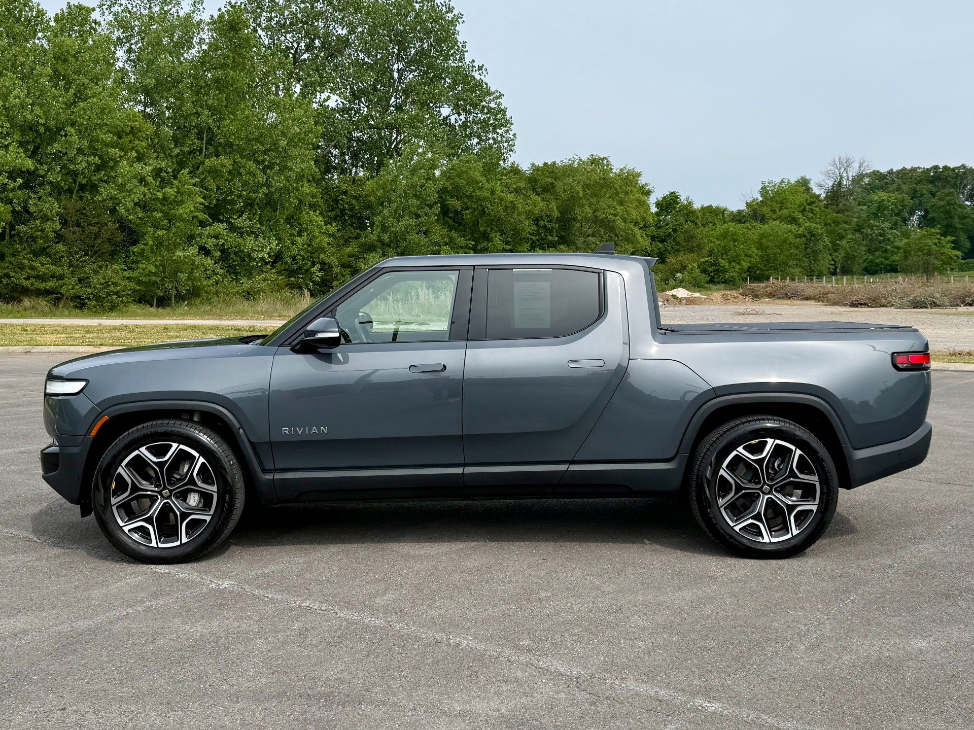 Used 2024 Rivian R1T Adventure AWD/4WD image 4
