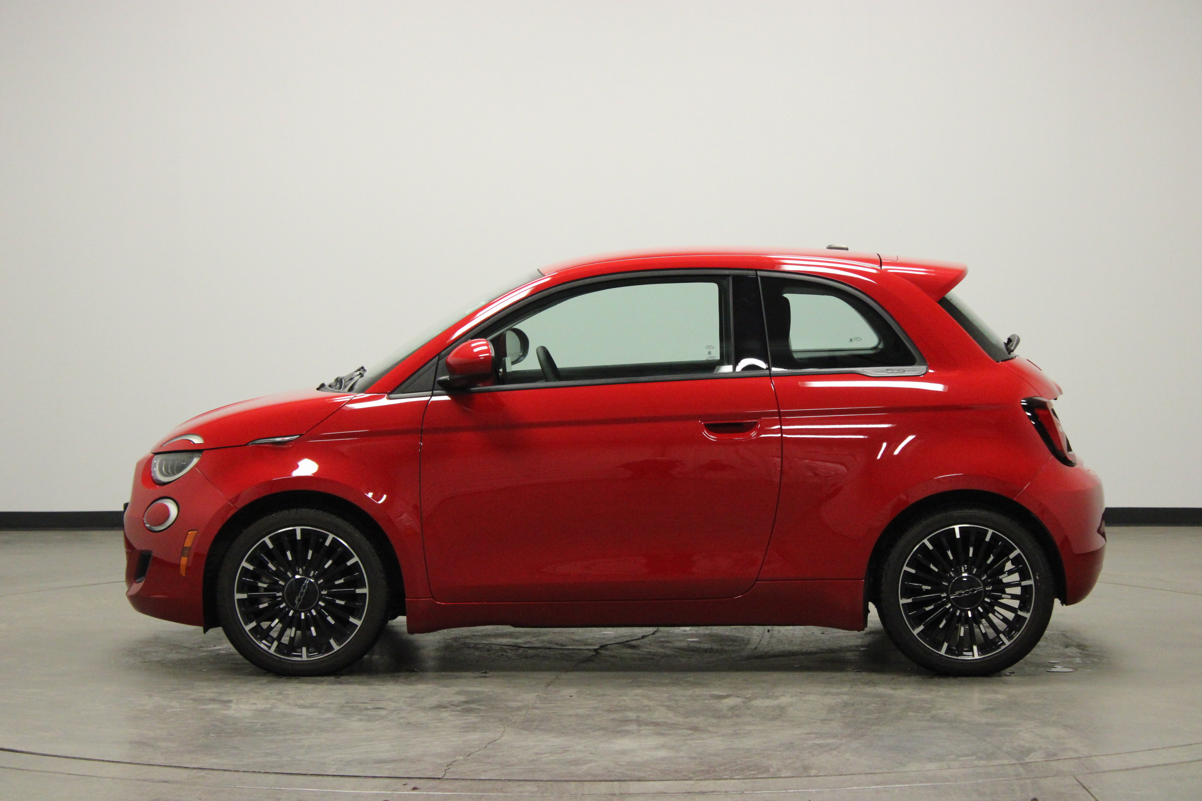 Used 2024 FIAT 500 e (RED) image 5