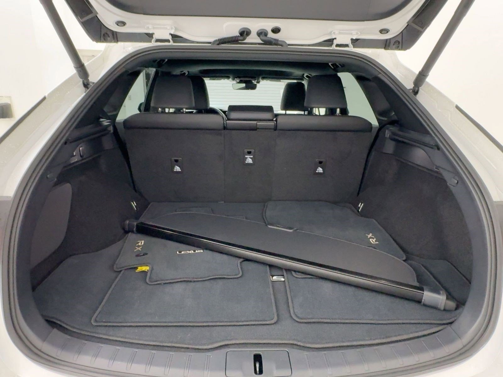 Certified 2025 Lexus RX 350 Premium w/ Accessory Package (Z1) image 30