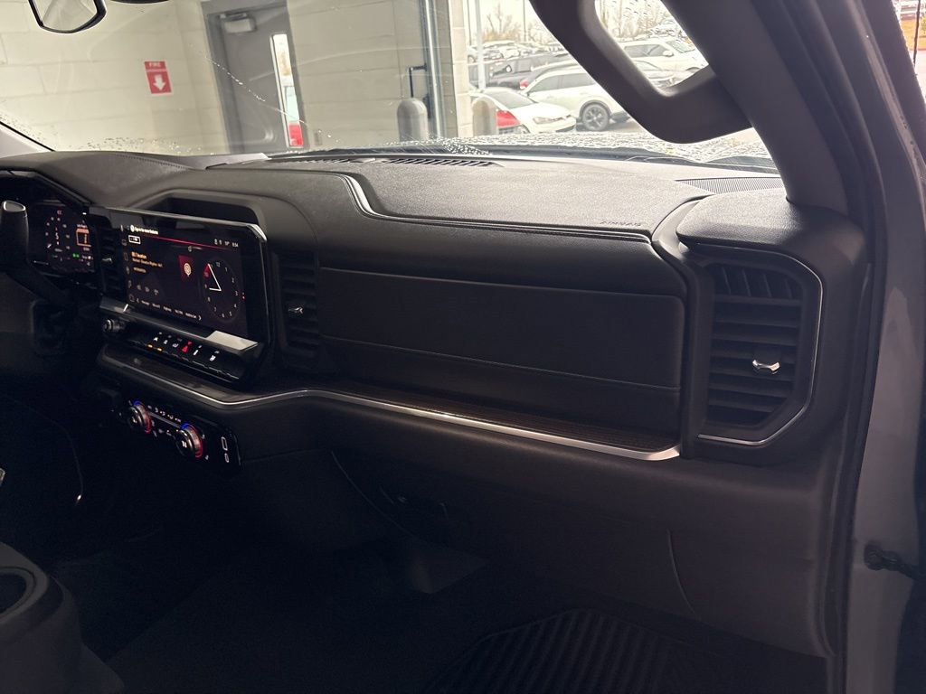 Used 2025 GMC Sierra 1500 Elevation image 31
