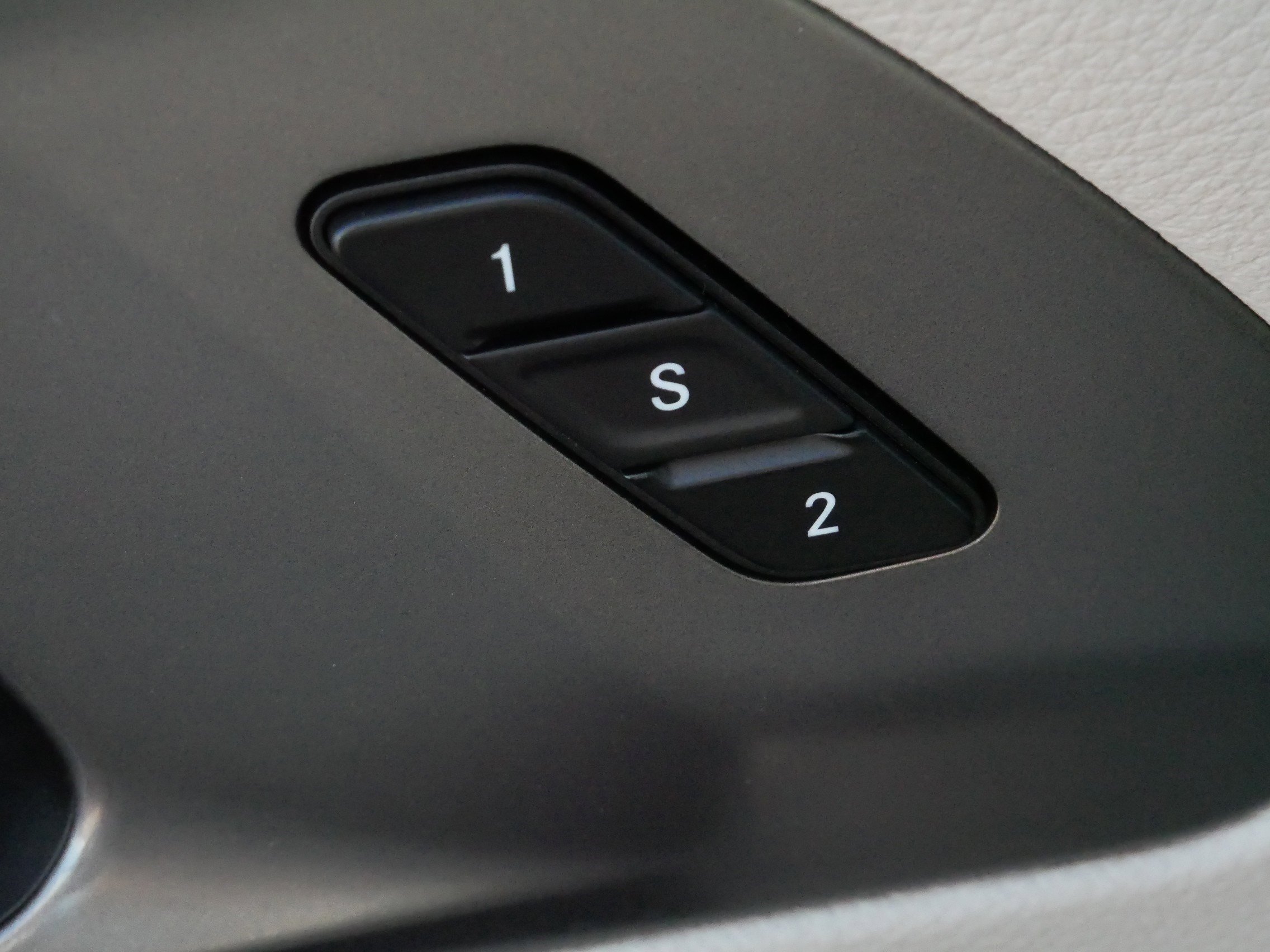 Used 2024 Chrysler Pacifica Touring-L image 19