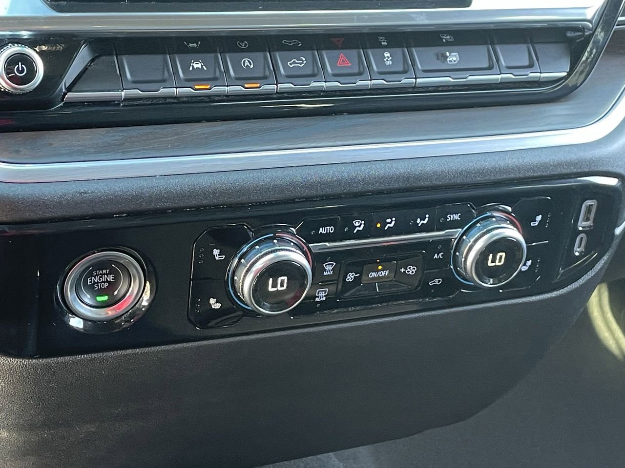 Used 2024 GMC Sierra 1500 SLT image 30