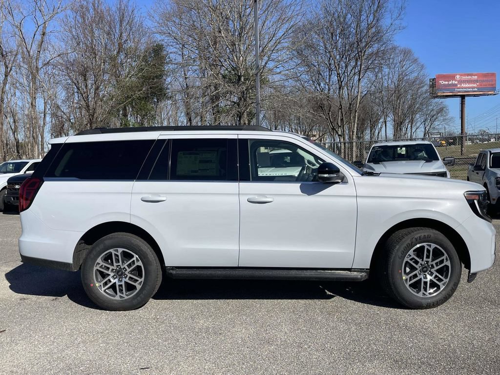 New 2026 Ford Expedition Active RWD video 2