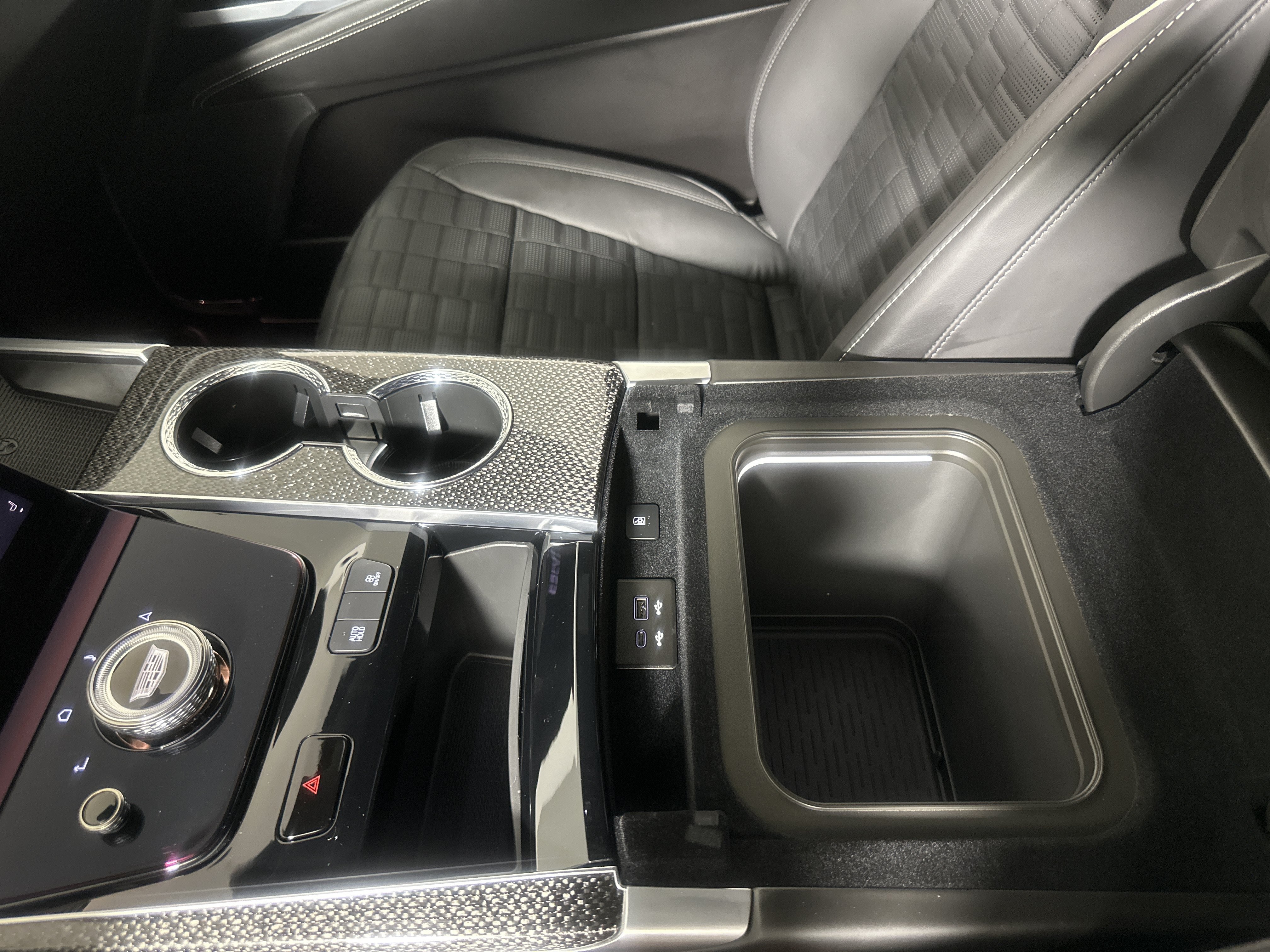 Used 2025 Cadillac Escalade V AWD/4WD image 21