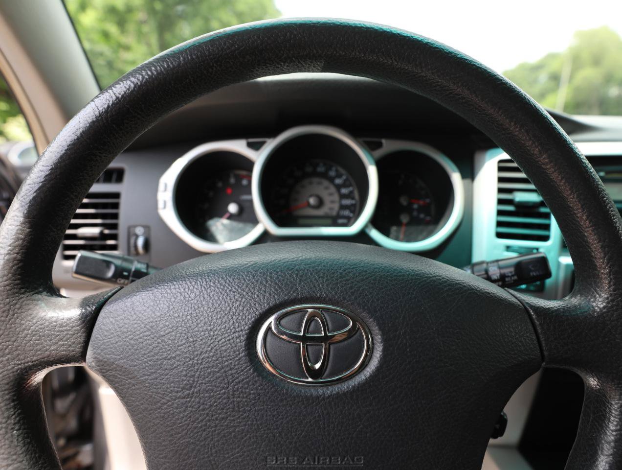 Used 2005 Toyota 4Runner SR5 AWD/4WD image 19