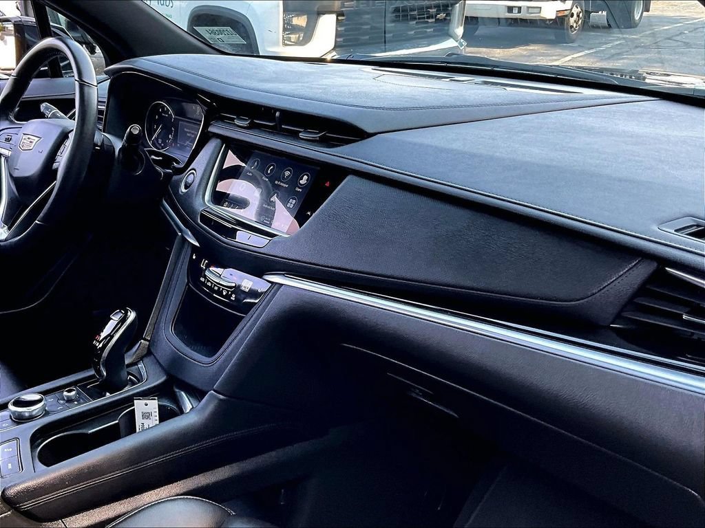 Used 2024 Cadillac XT6 Luxury AWD/4WD image 22