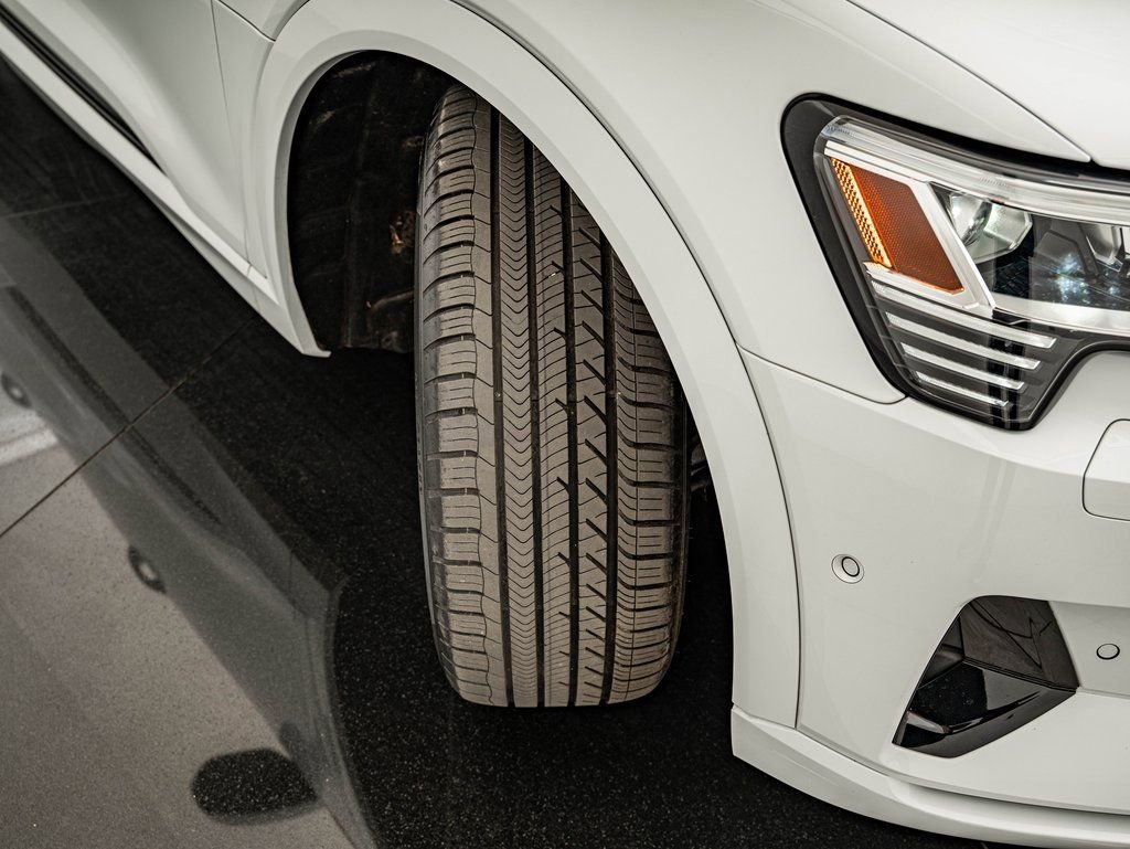 Used 2021 Audi e-tron Premium w/ Convenience Plus Package AWD/4WD image 41