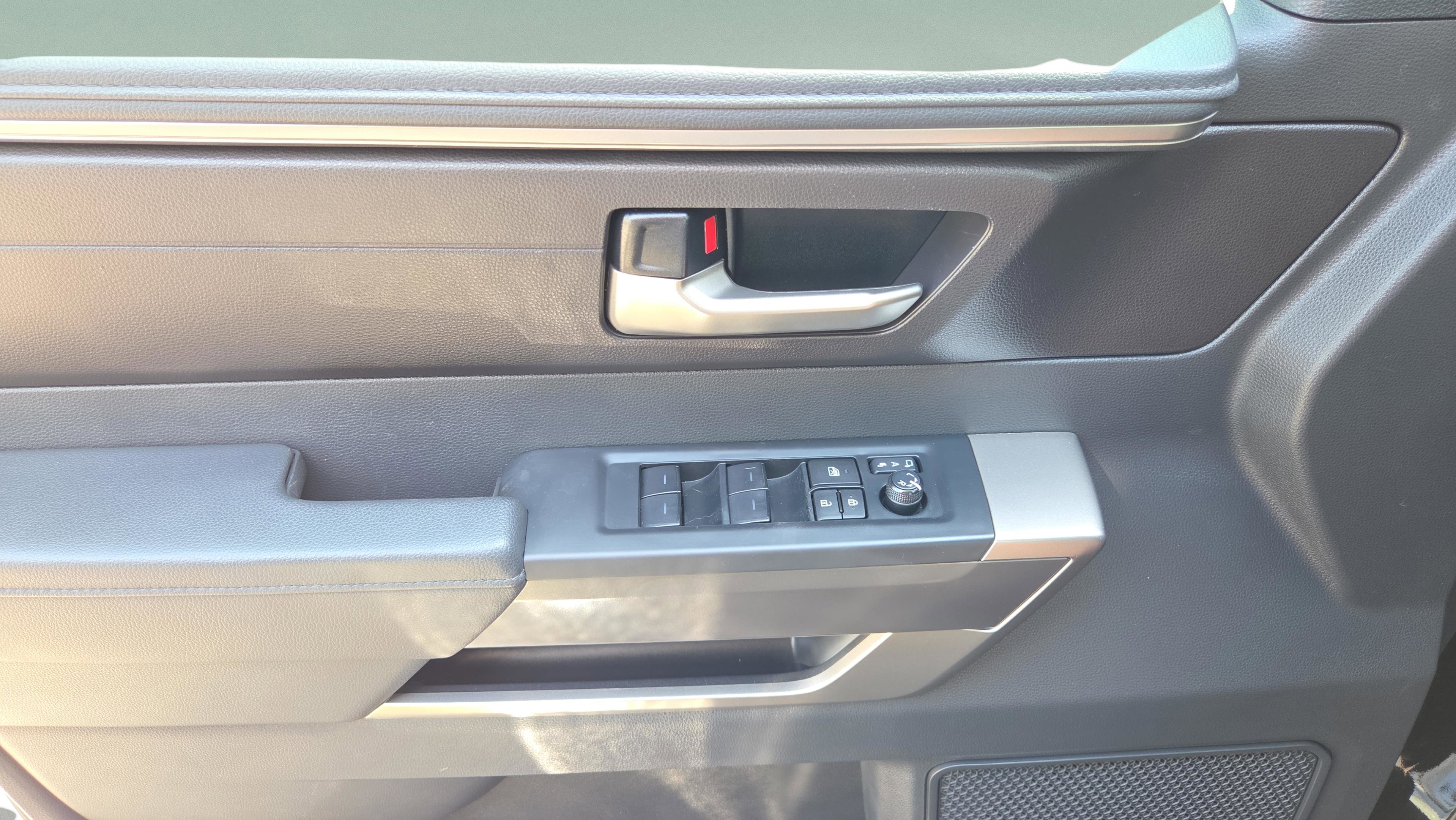 Certified 2024 Toyota Sequoia SR5 image 23