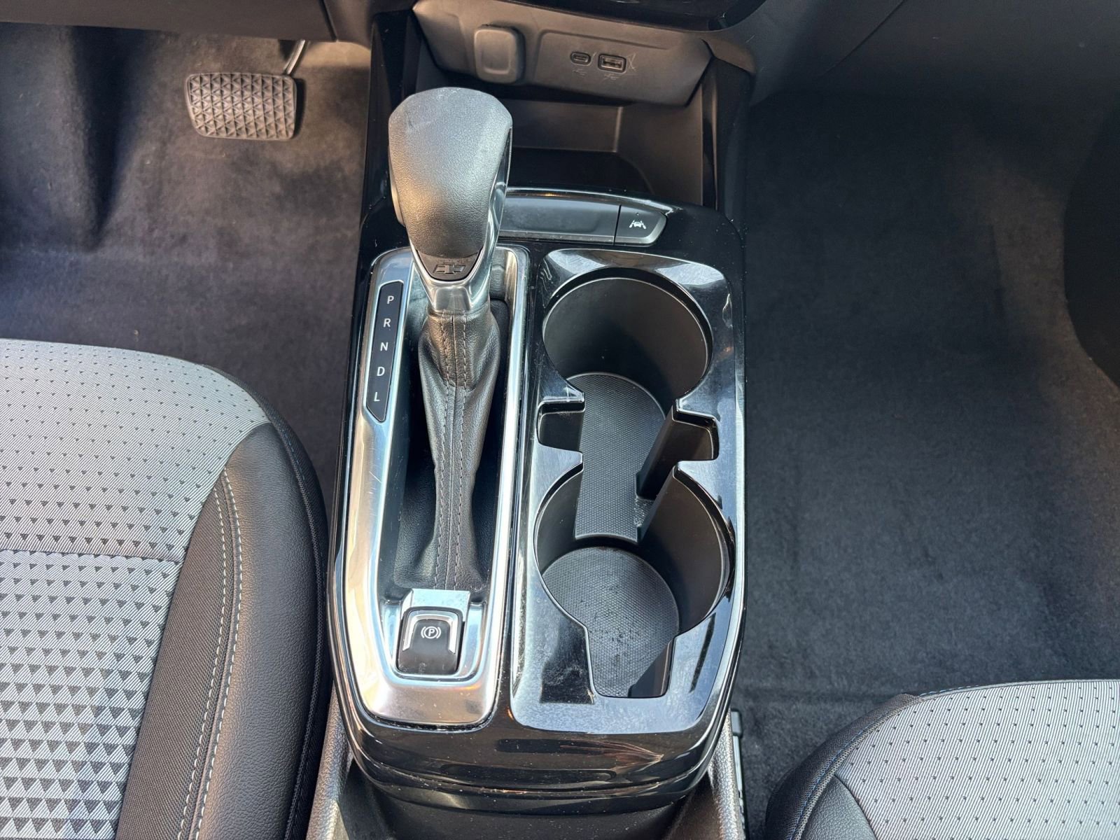 Used 2025 Chevrolet Trax LT w/ LT Convenience Package image 41