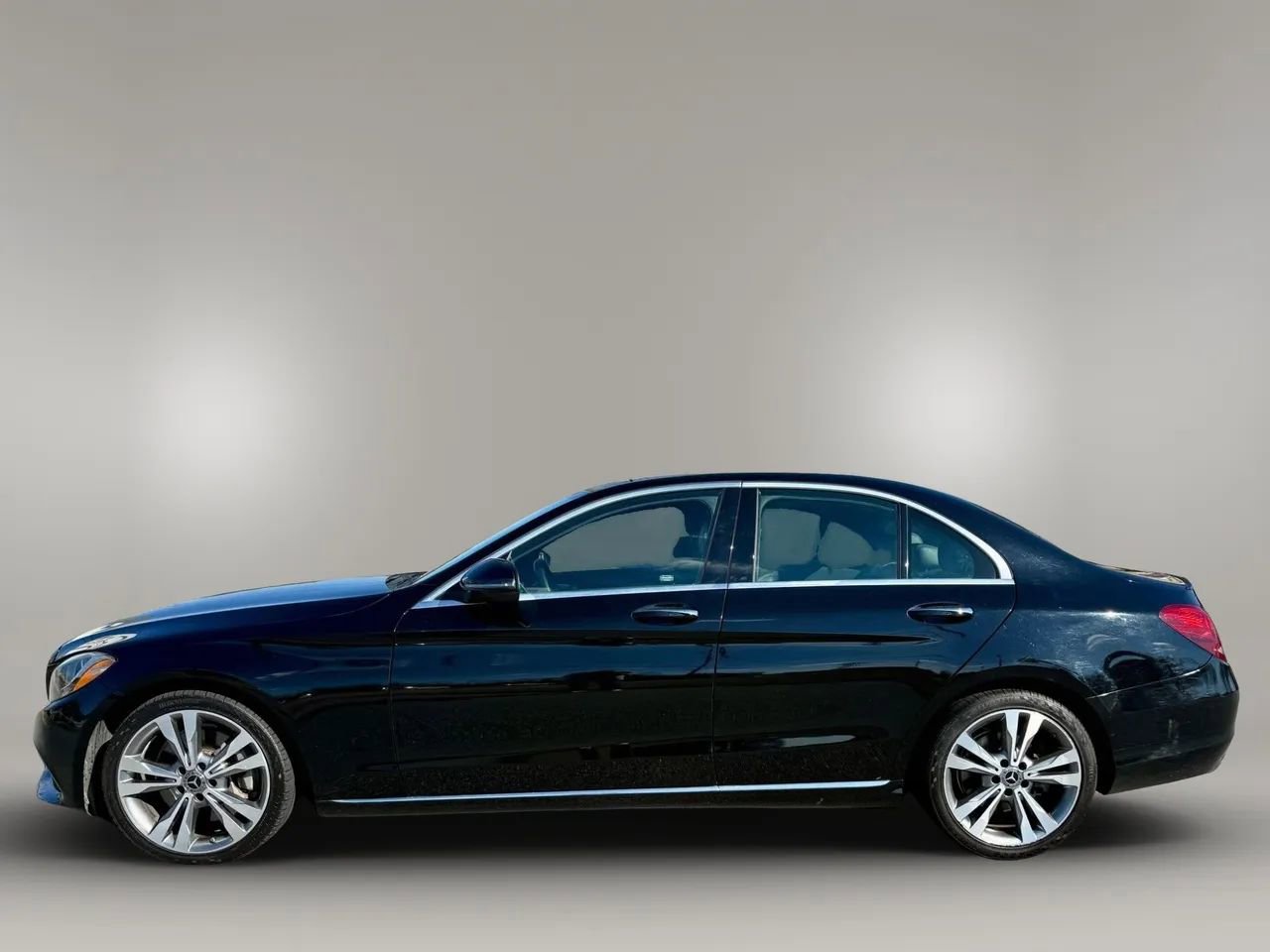 Used 2018 Mercedes-Benz C 300 Sedan w/ Premium Package image 2
