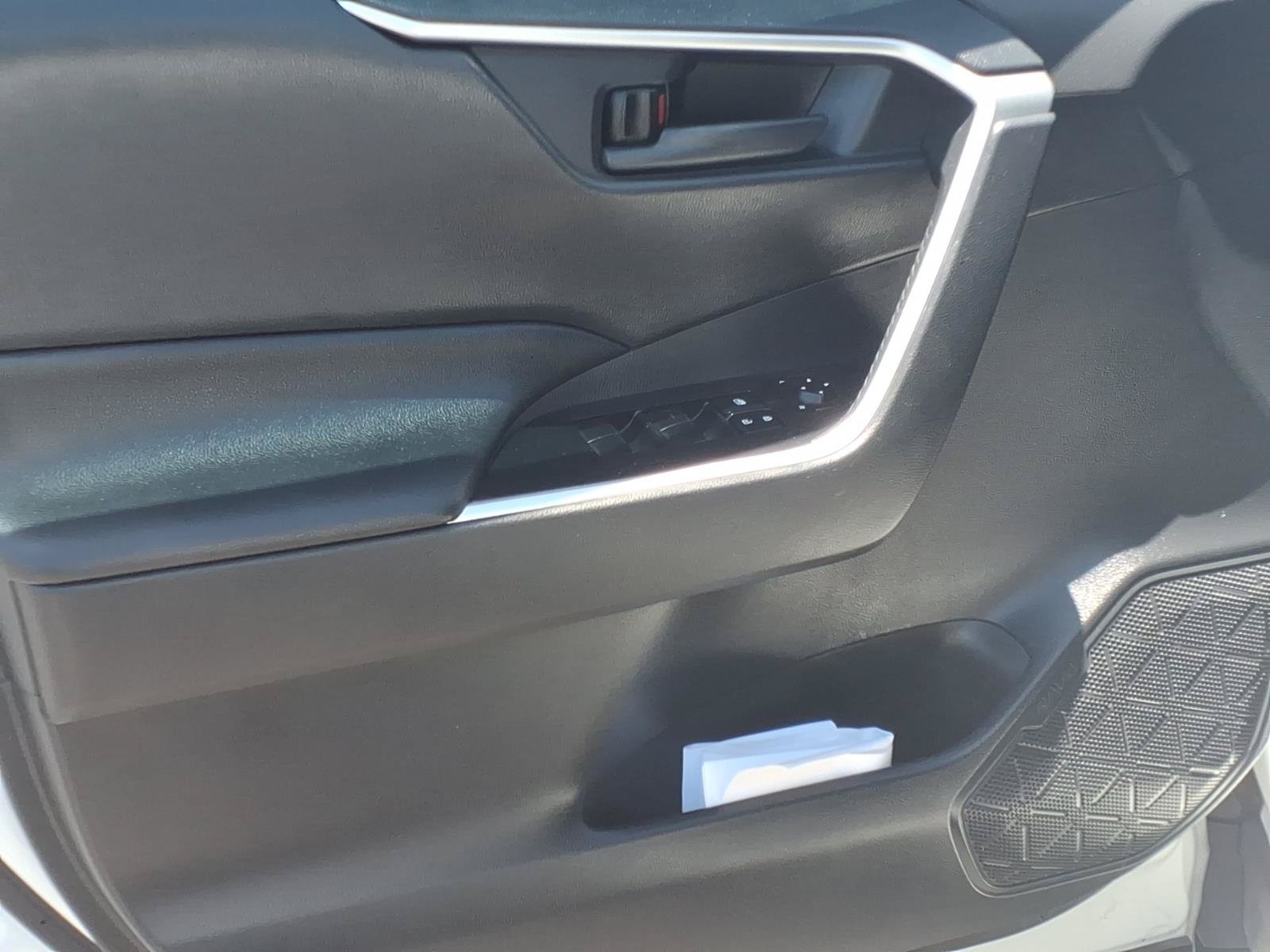 Used 2021 Toyota RAV4 LE w/ Carpet Mat Package (TMS) FWD image 13