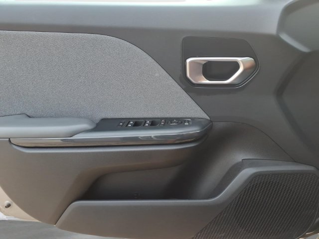 Used 2025 Kia K4 EX FWD image 16
