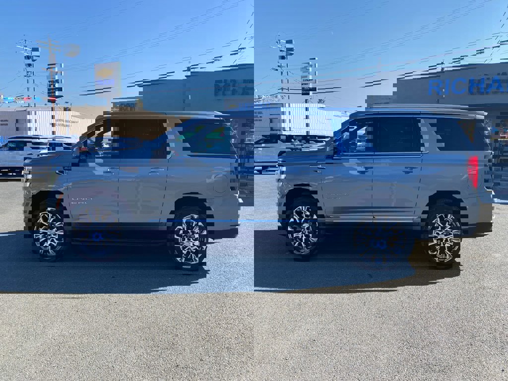 Used 2025 GMC Yukon XL Denali image 6