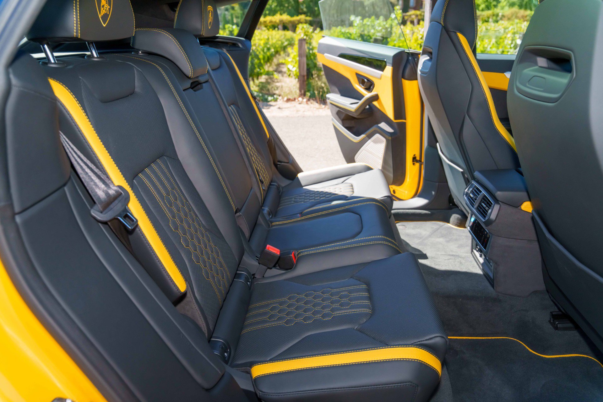 Used 2025 Lamborghini Urus SE image 39