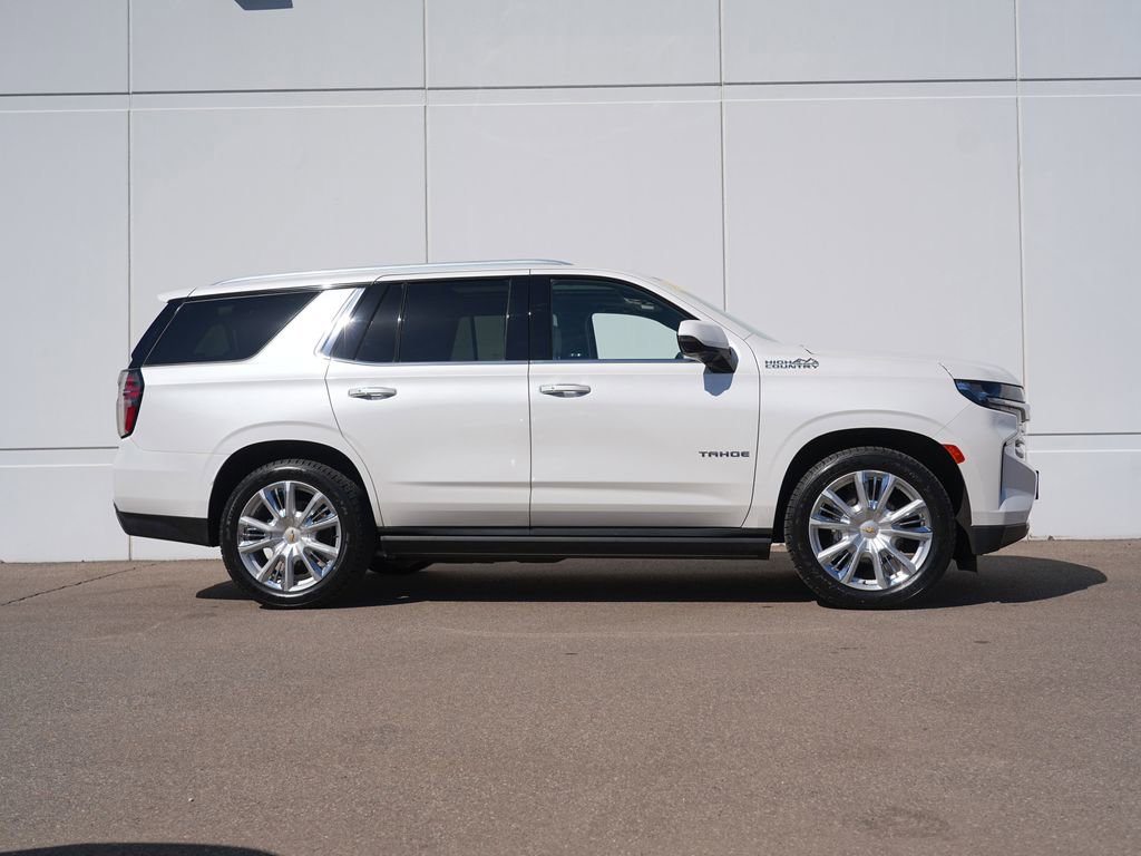 Used 2024 Chevrolet Tahoe High Country AWD/4WD image 2