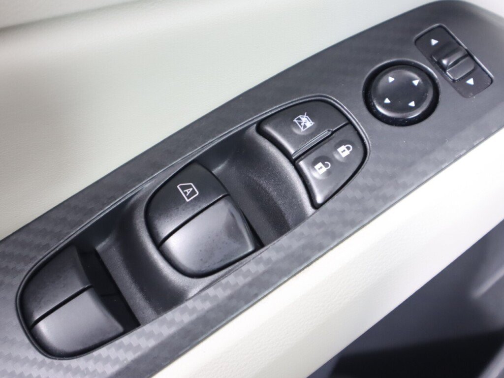 Used 2025 Nissan Altima 2.5 SV FWD image 27
