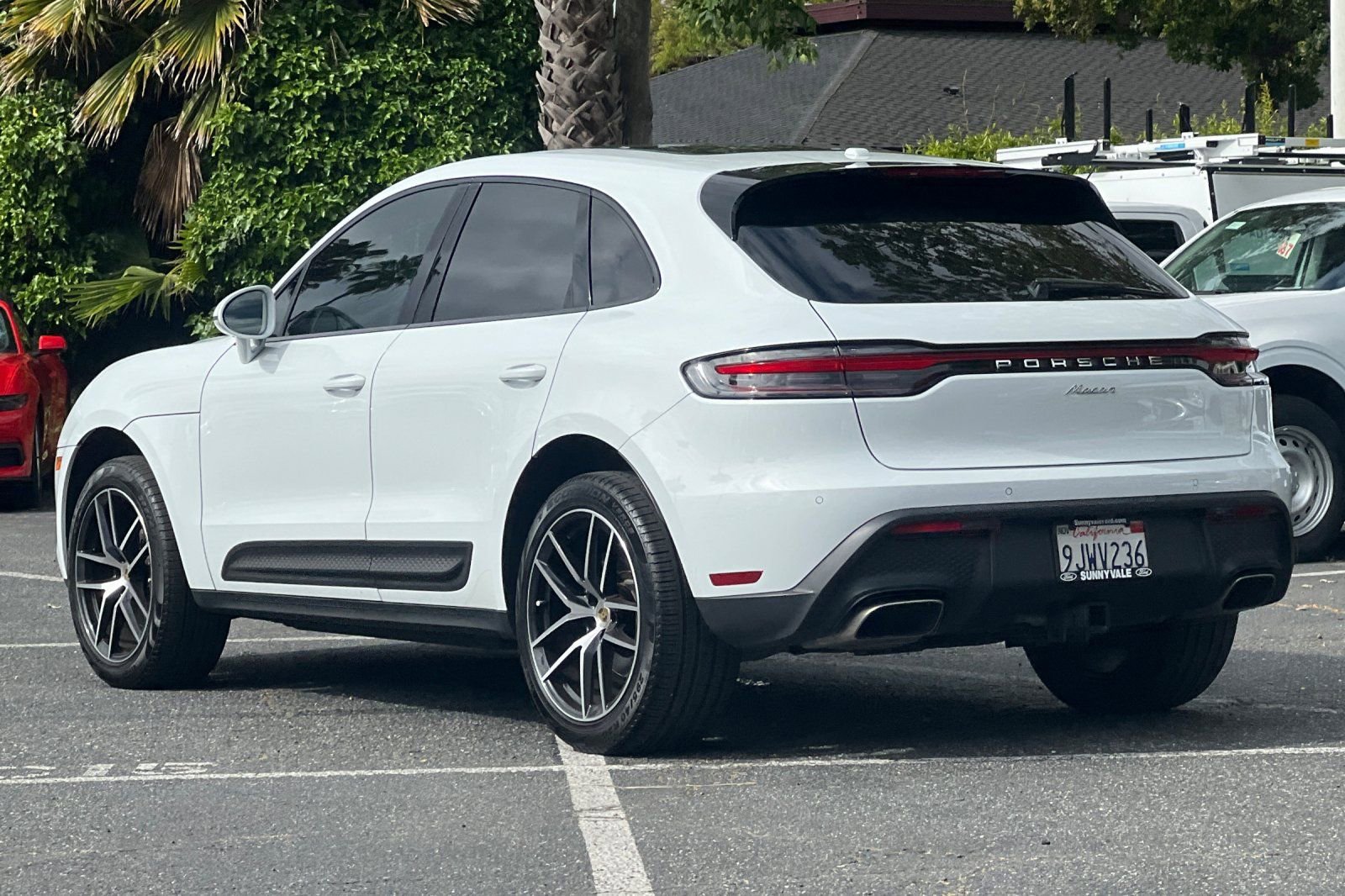 Used 2024 Porsche Macan w/ Premium Plus Package AWD/4WD image 6