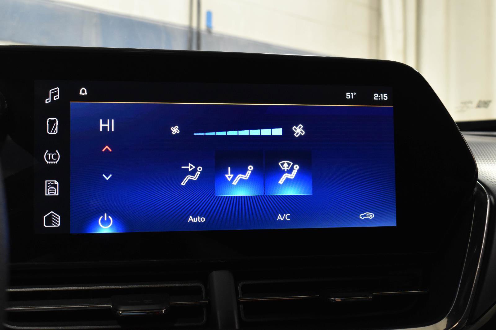 Used 2025 Chevrolet Trax RS image 14