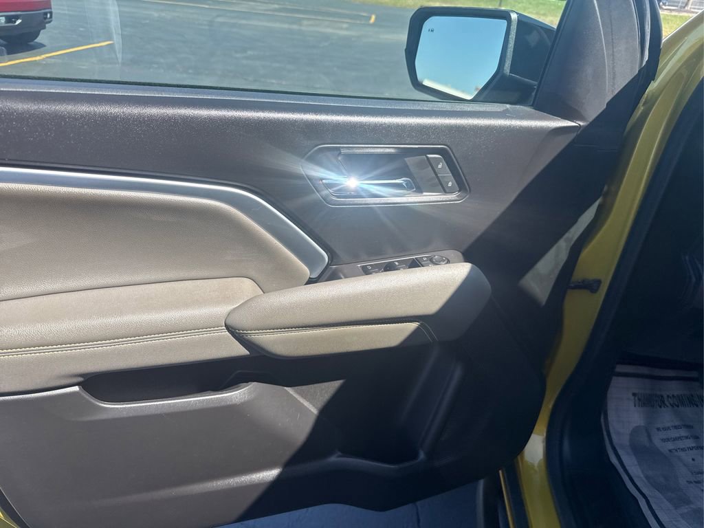 Used 2024 Chevrolet Colorado ZR2 w/ Technology Package AWD/4WD image 17