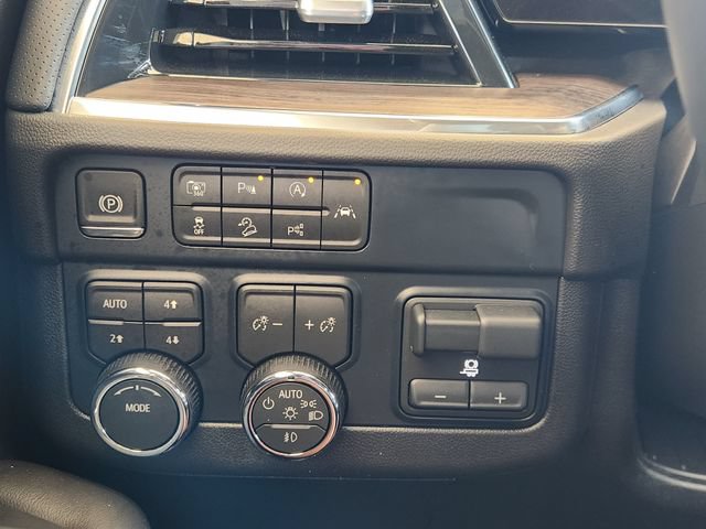 Used 2026 Chevrolet Tahoe Premier AWD/4WD image 25