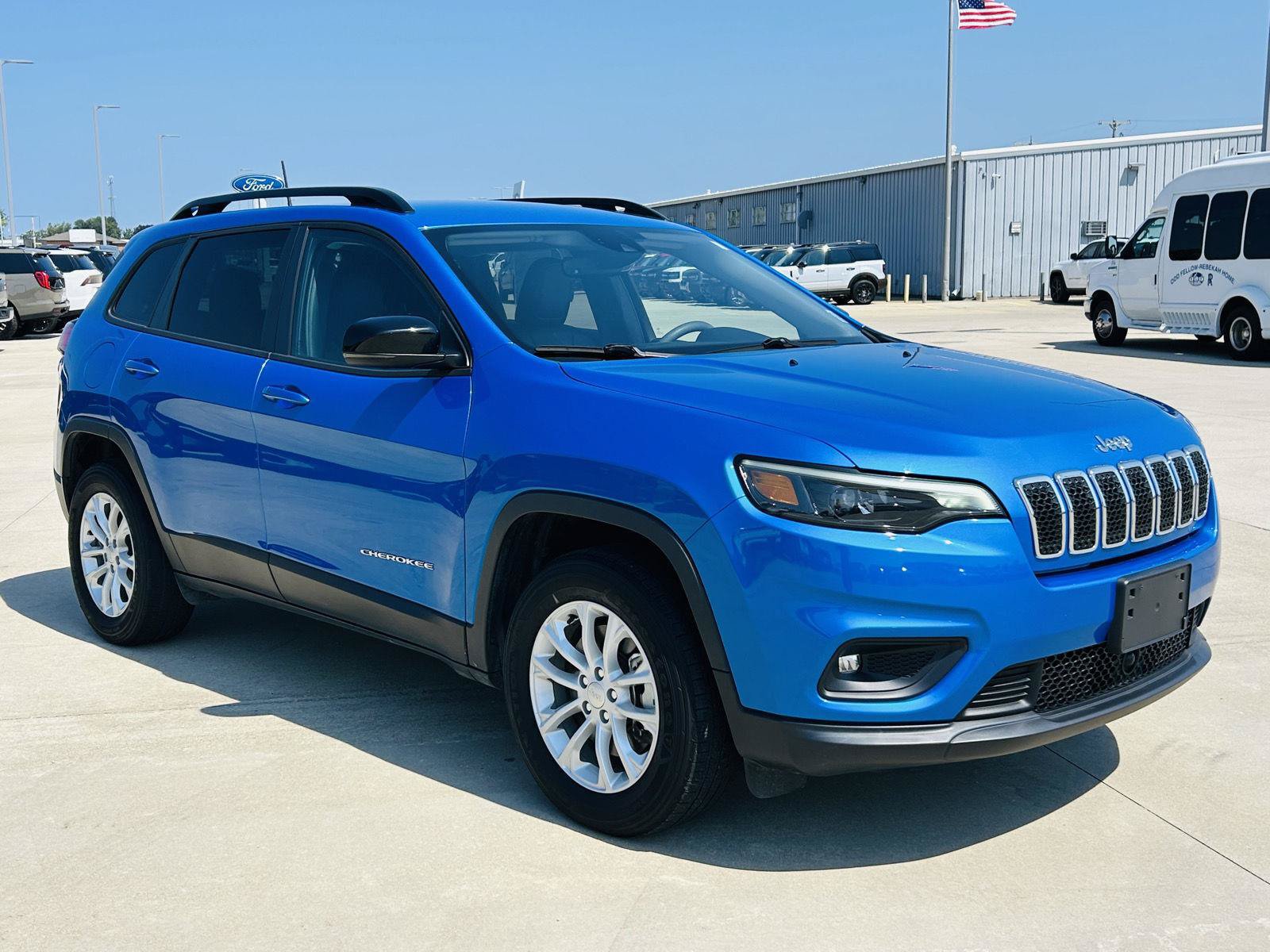 Used 2022 Jeep Cherokee Latitude Lux AWD/4WD video 2