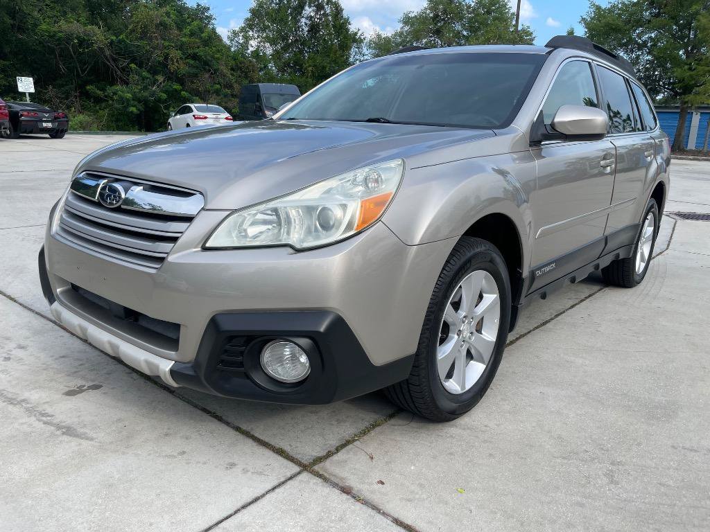 Used 2014 Subaru Outback 3.6R Limited w/ Moonroof Package AWD/4WD image 1