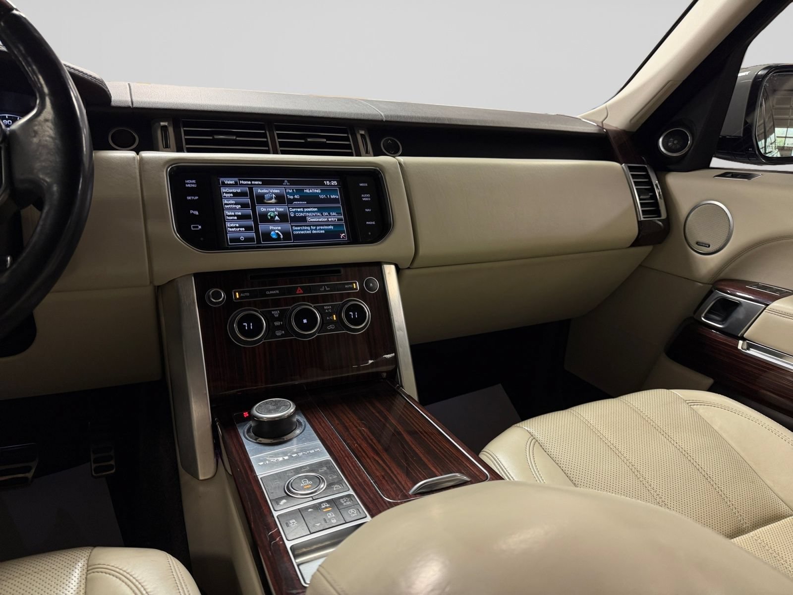 Used 2015 Land Rover Range Rover Supercharged AWD/4WD image 19