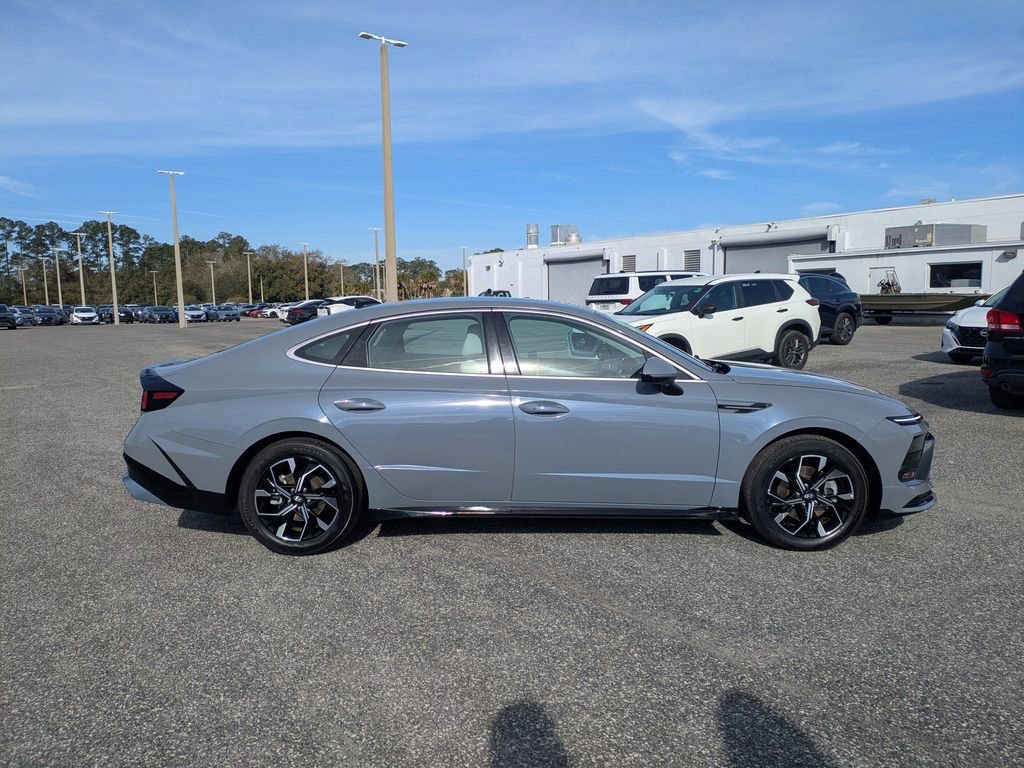 Used 2025 Hyundai Sonata SEL image 2