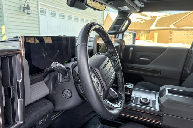 Used 2025 GMC Hummer EV 2X image 35