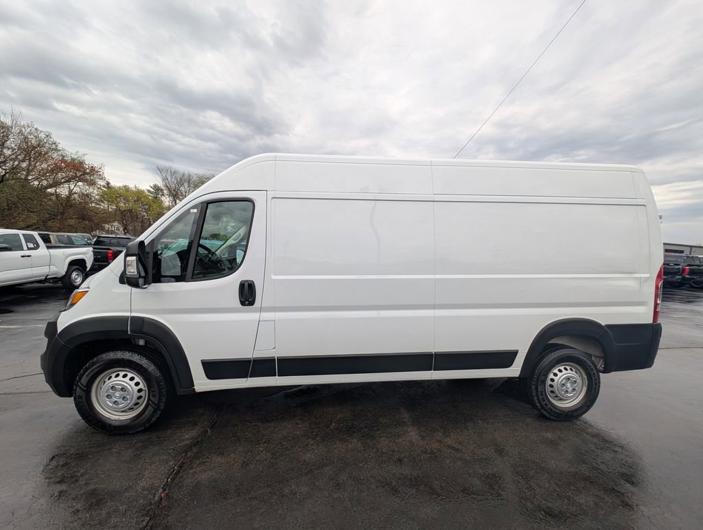 Used 2025 RAM ProMaster 2500 w/ Convenience Group FWD image 3