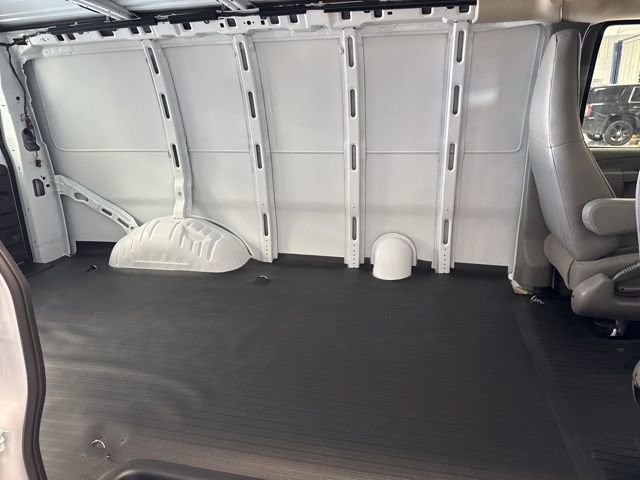 New 2026 Chevrolet Express 3500 w/ Driver Convenience Package RWD image 15