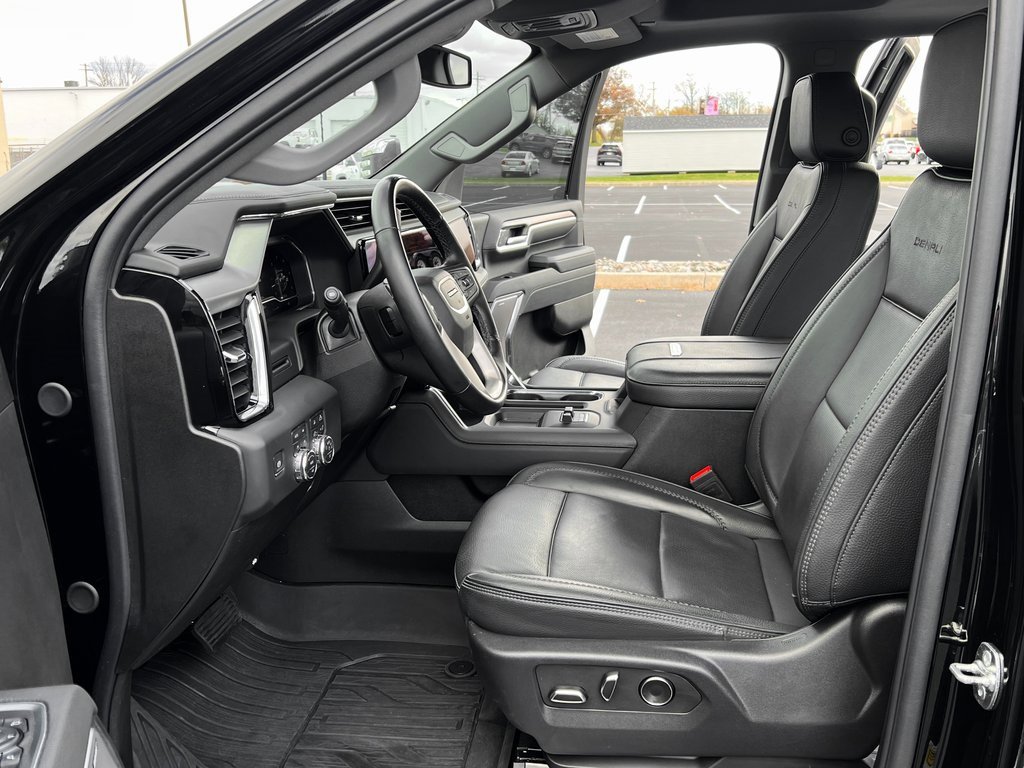 Used 2025 GMC Sierra 2500 Denali image 2