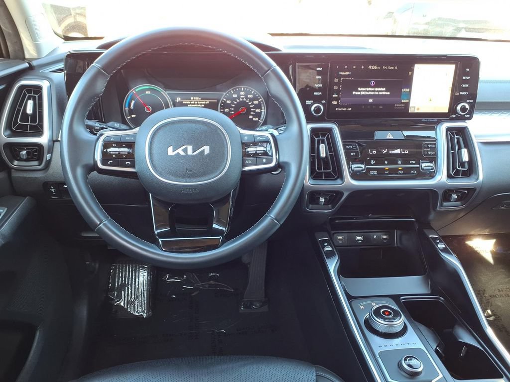 Certified 2023 Kia Sorento EX FWD image 9
