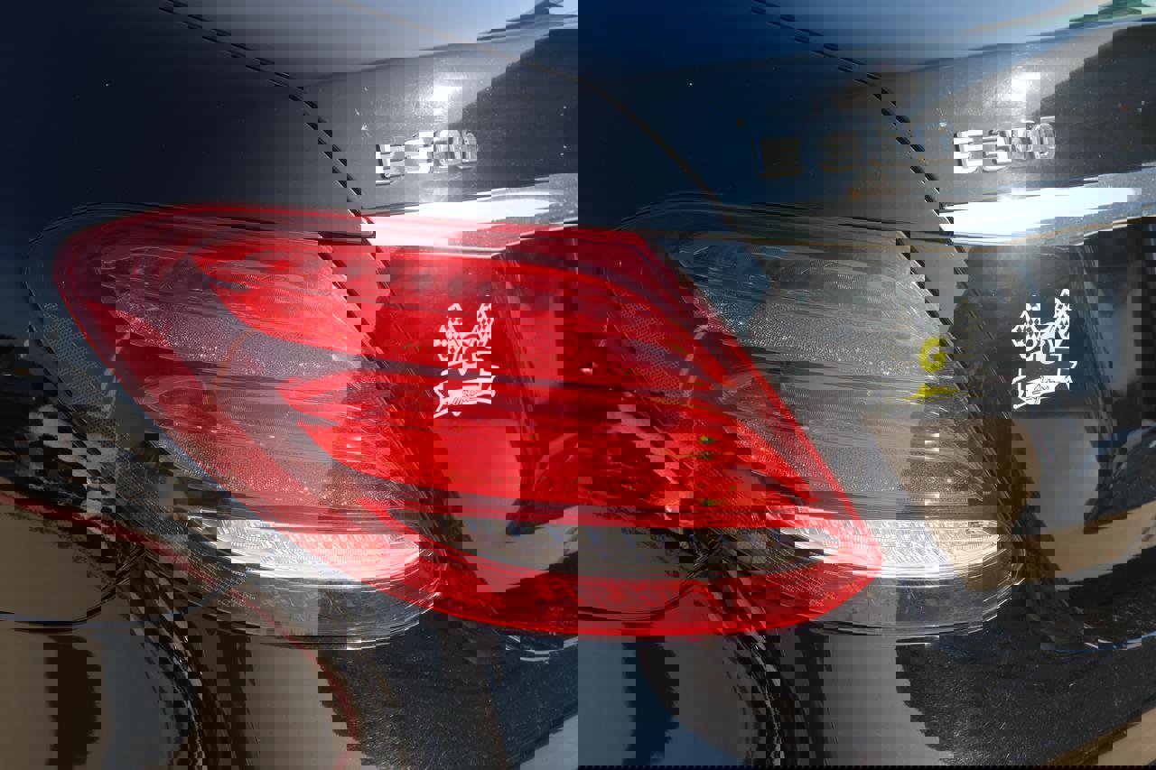 Used 2018 Mercedes-Benz E 300 image 12