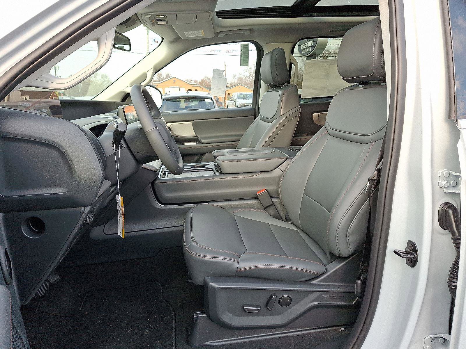 New 2025 Ford Expedition Active image 9