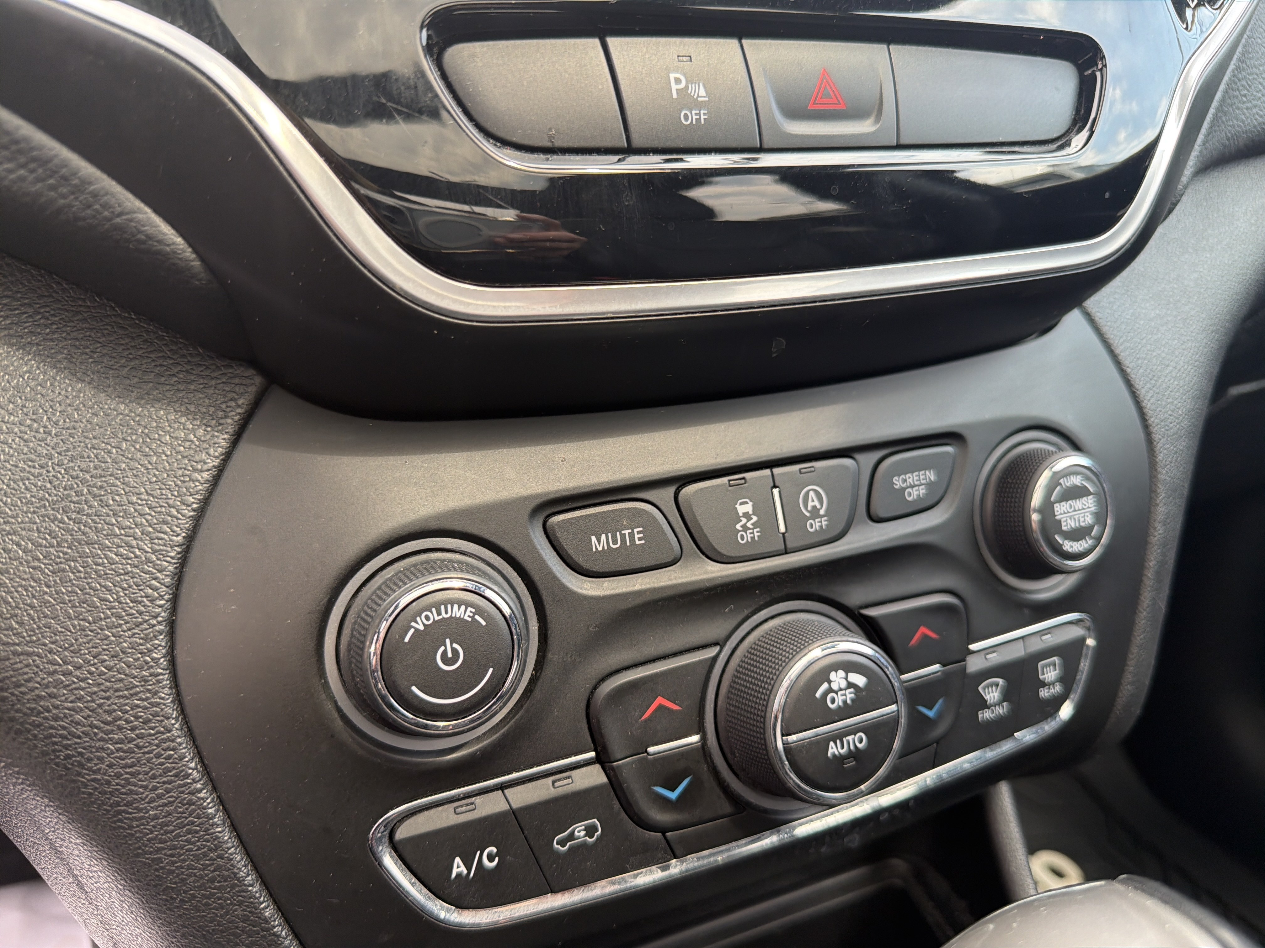 Certified 2019 Jeep Cherokee High Altitude AWD/4WD image 21
