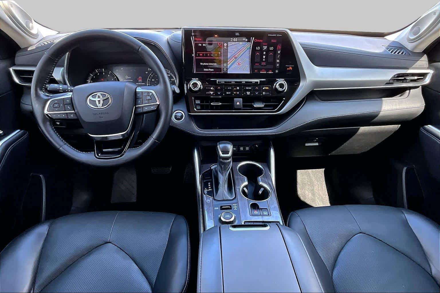 Used 2021 Toyota Highlander Limited AWD/4WD image 16