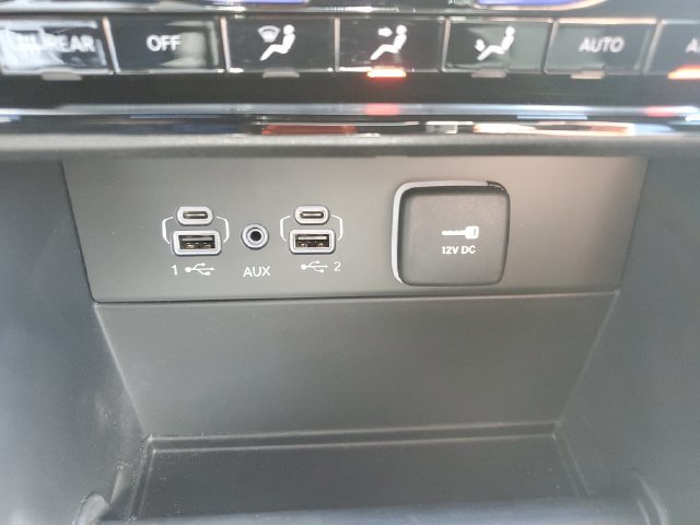 Certified 2024 Jeep Grand Cherokee Limited w/ Black Appearance Package AWD/4WD image 39