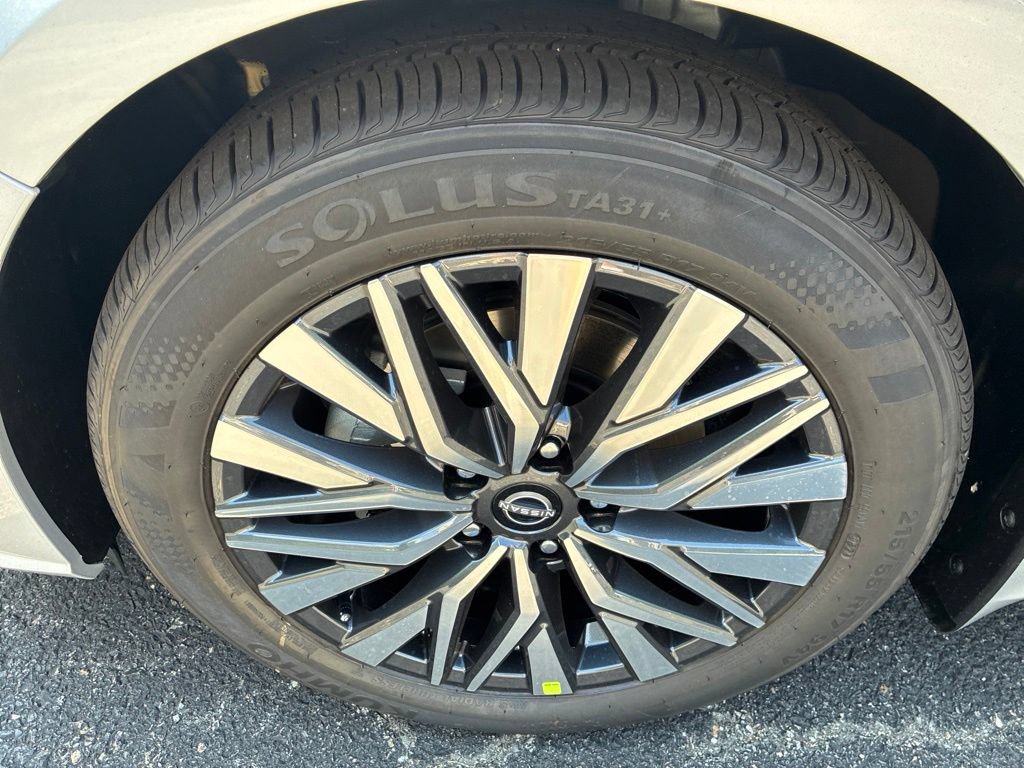 New 2026 Nissan Altima 2.5 SV FWD image 12
