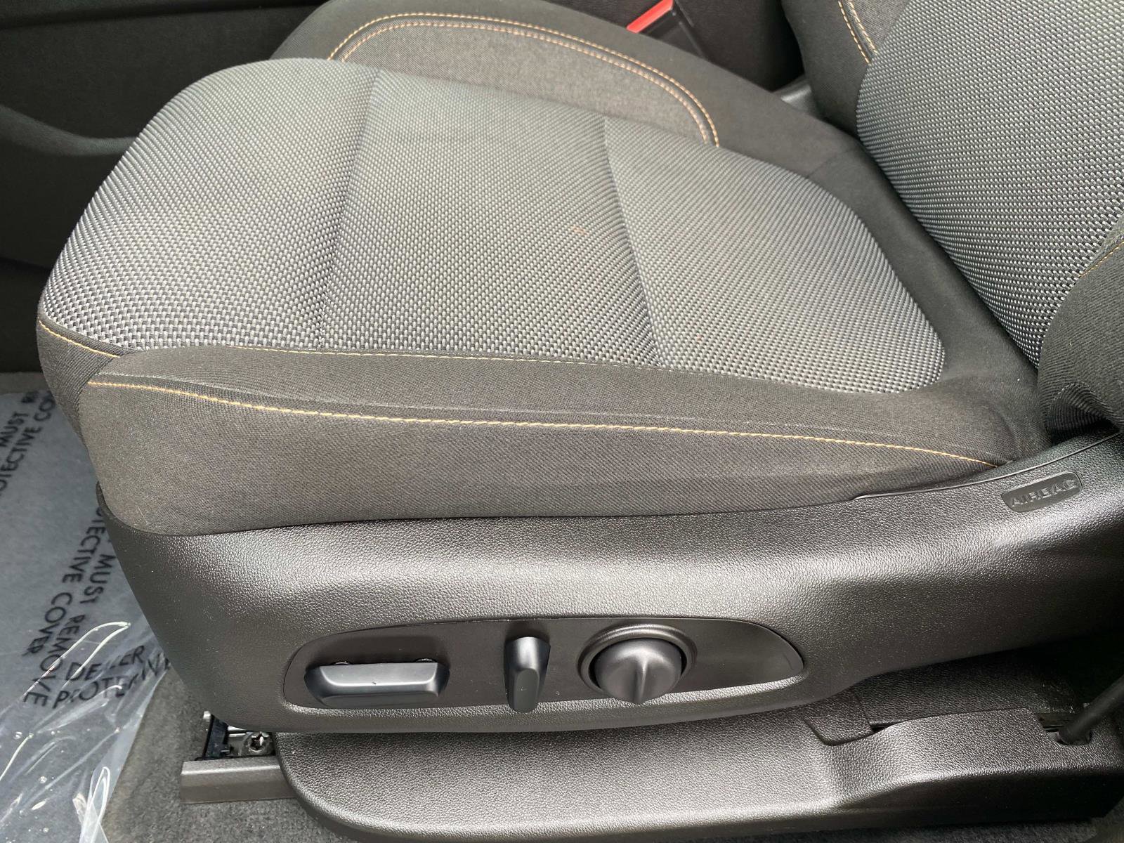 Used 2021 Chevrolet Traverse LS image 21