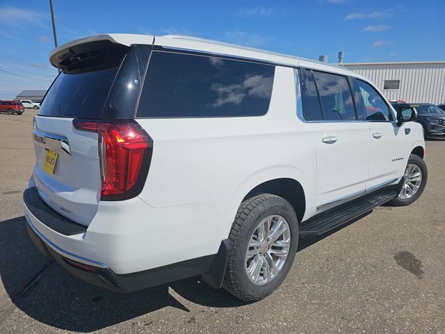 Used 2023 GMC Yukon XL SLT w/ SLT Premium Package AWD/4WD image 5