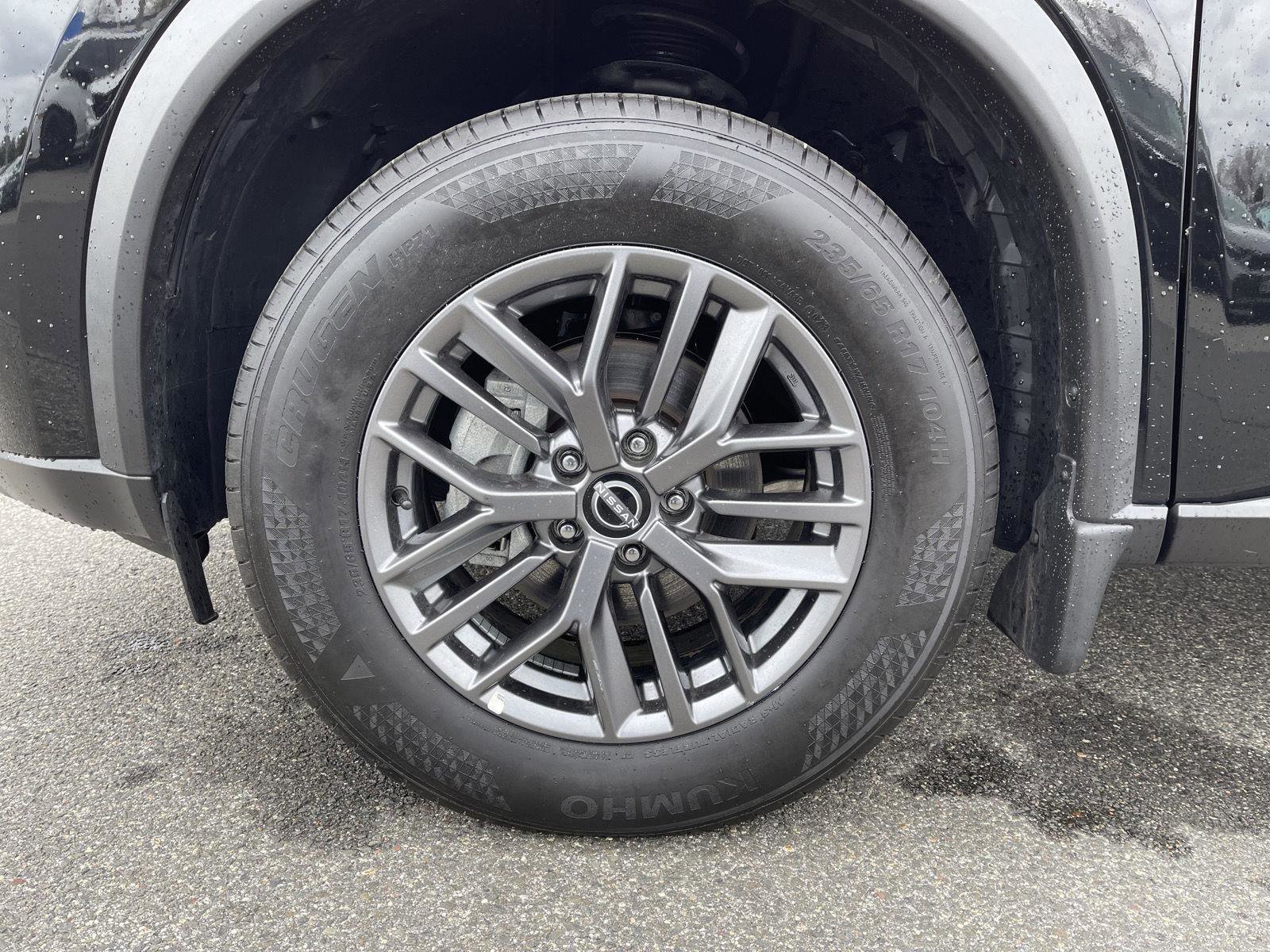 Used 2023 Nissan Rogue S AWD/4WD image 21