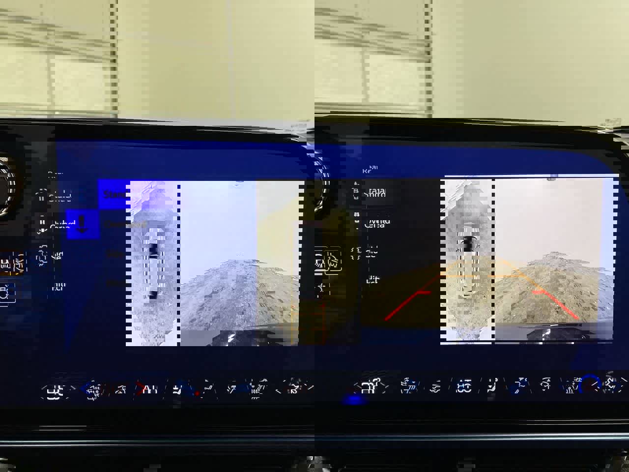 Used 2025 Chevrolet Equinox EV LT w/ Convenience Package image 24