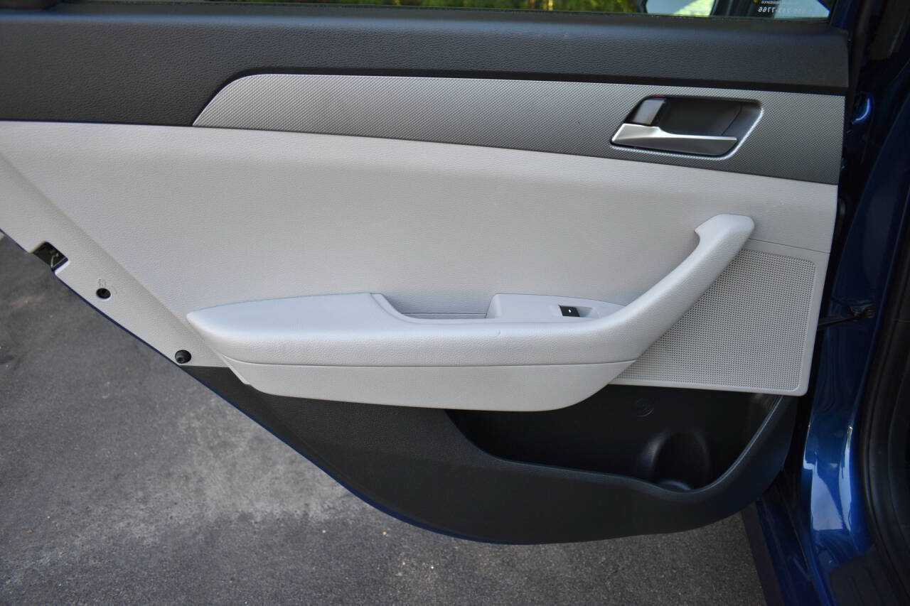 Used 2019 Hyundai Sonata ECO FWD image 12