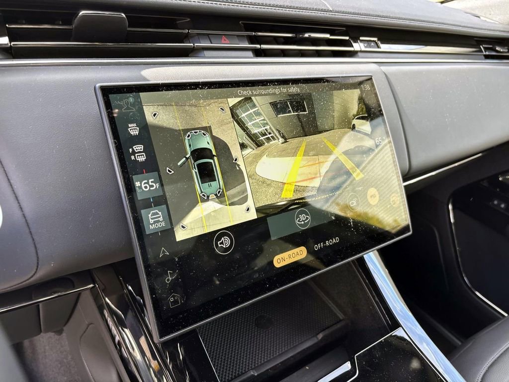 Certified 2025 Land Rover Range Rover Sport image 19