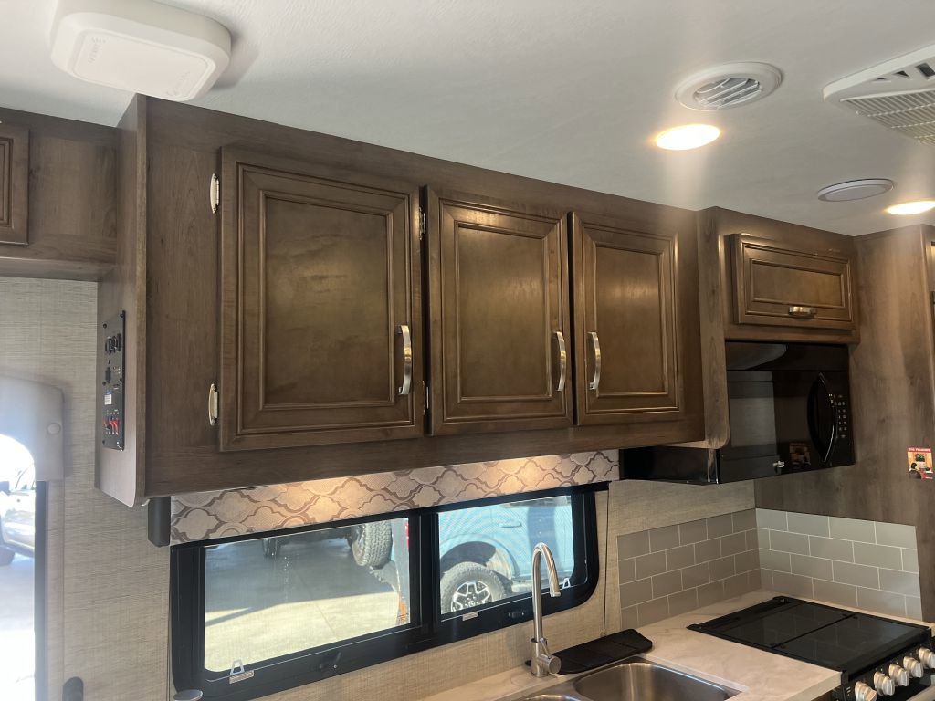 Used 2022 Ford E-450 and Econoline 450 Super Duty w/ Motorhome Prep Package image 66