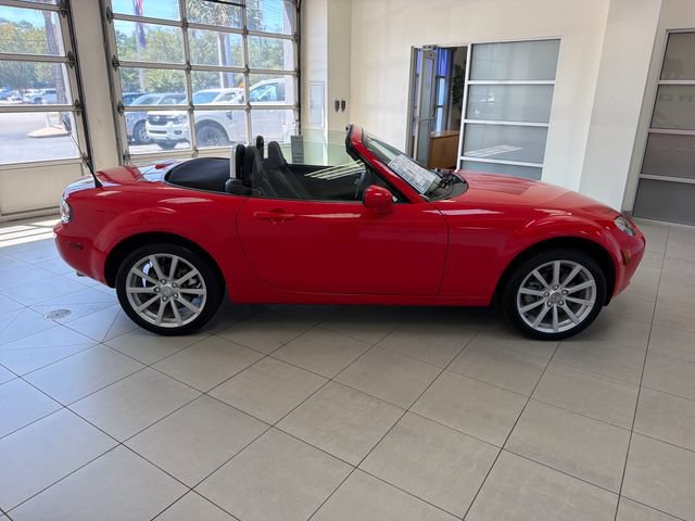 Used 2006 MAZDA MX-5 Miata Grand Touring RWD image 8
